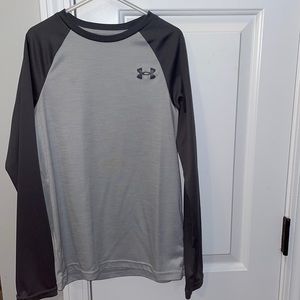 Under Armour Boys long sleeve shirt